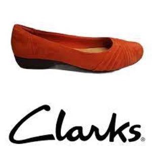 Clarks Bendables Deep Orange Rust Suede Leather Flats EUC
